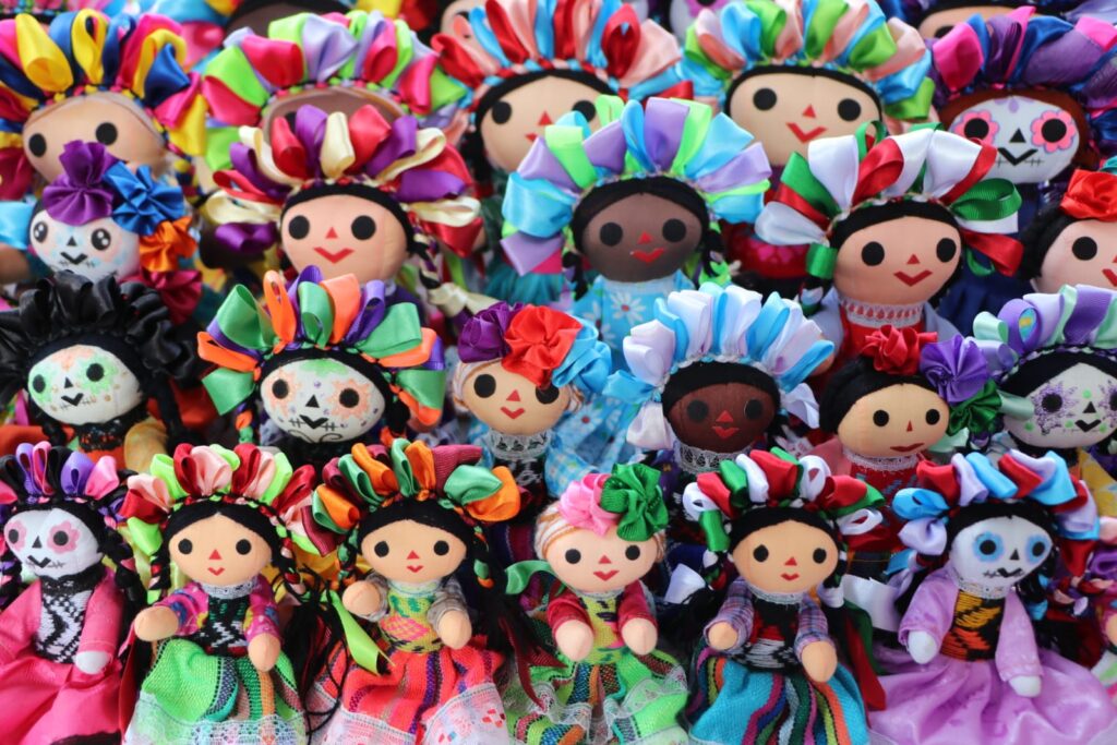 diversidad de muñecas Lelé de varios colores 