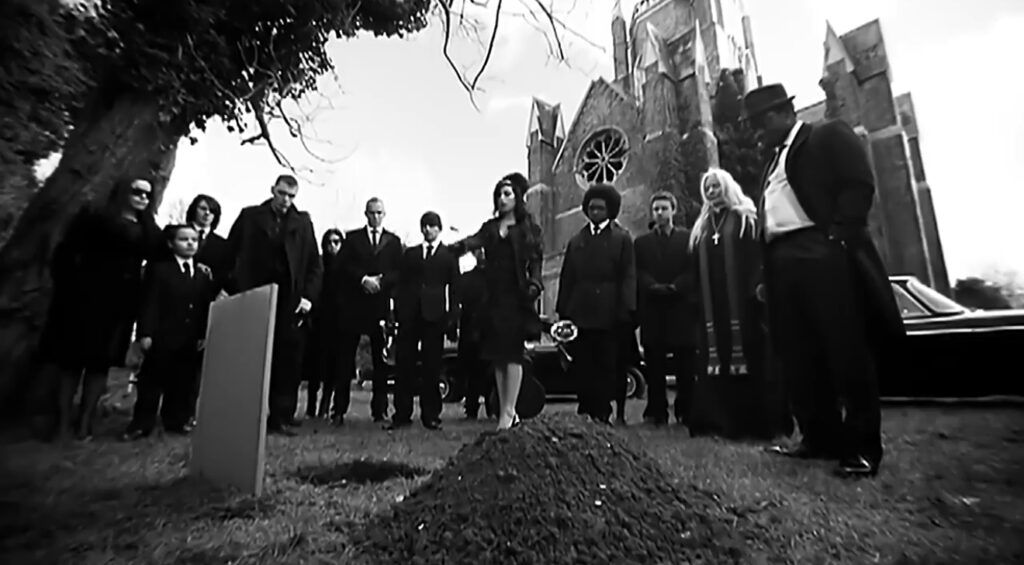 Amy Winehause en el panteón video Back to black