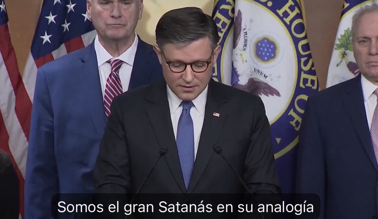 Mike Johnson conferencia asegura que las voces los llaman Satán