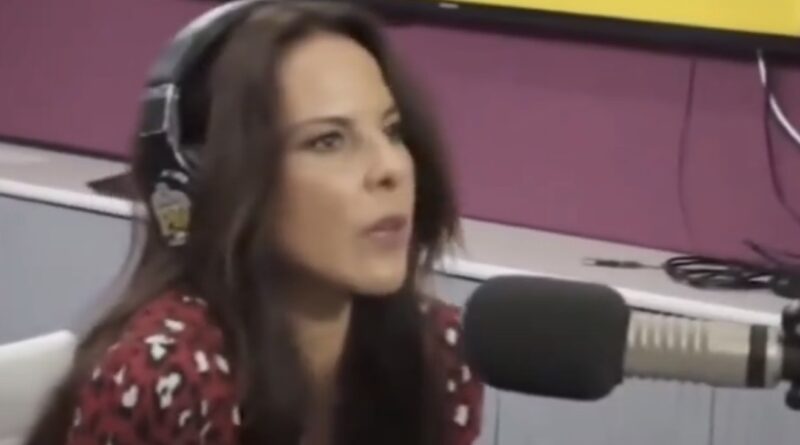 Kate del Castillo en entrevista de radio