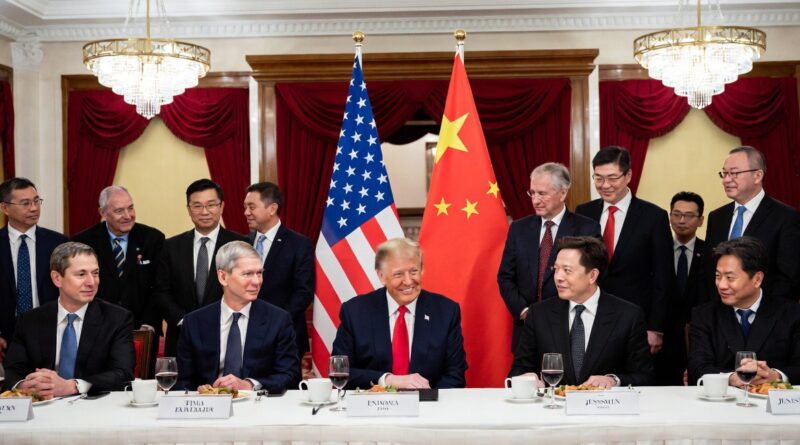 Trump y empresarios visitan China